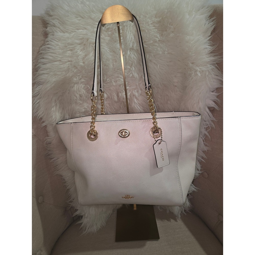 C186 Coach turnlock chain tote
